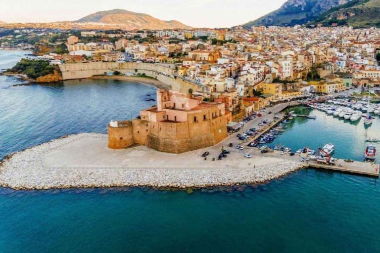 cittadina di Castellammare del Golfo